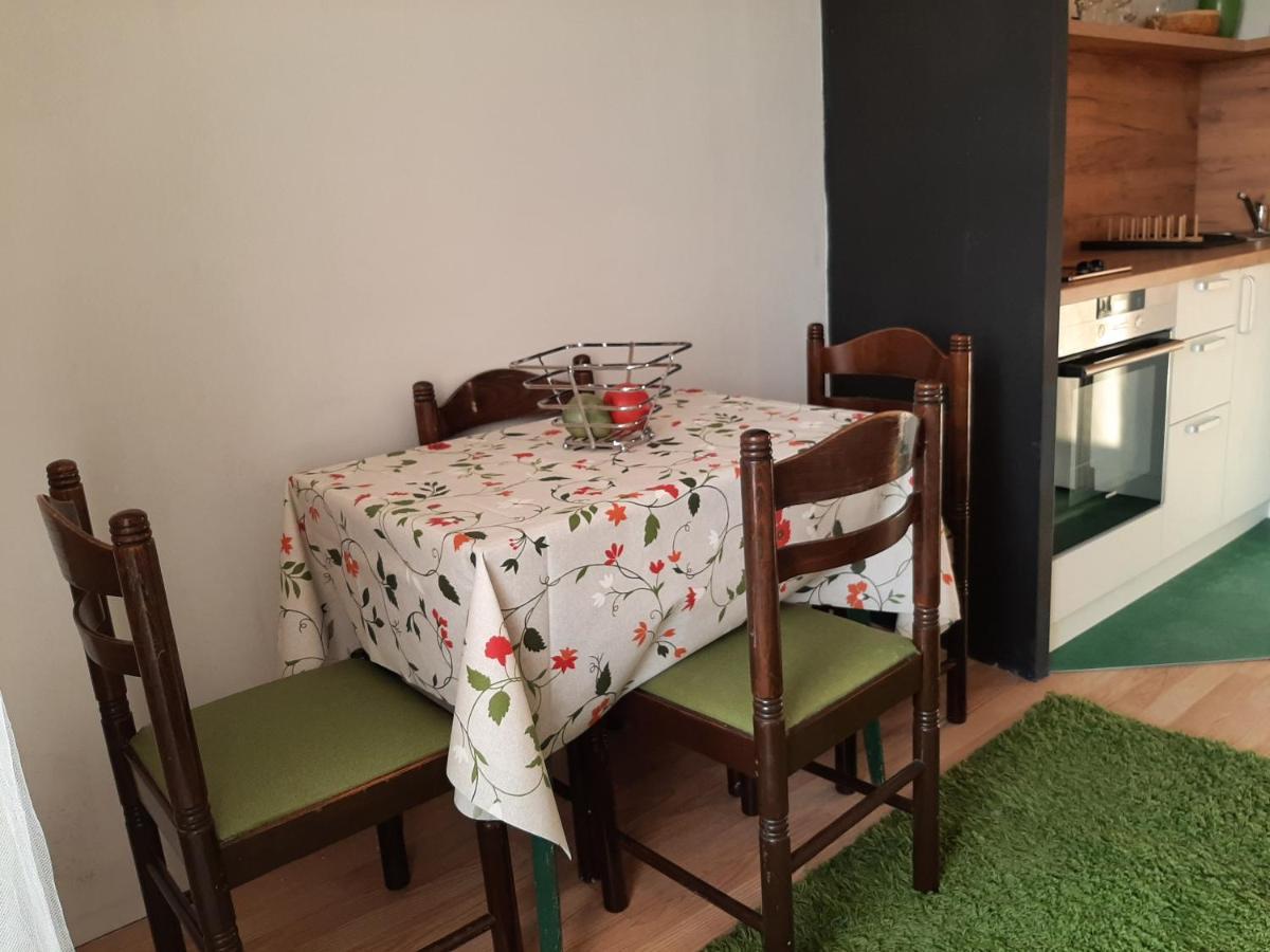 Vuk Apartment Cacak Luaran gambar